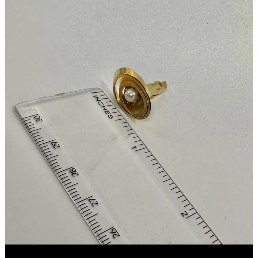 Gold tone vintage pearl cufflinks